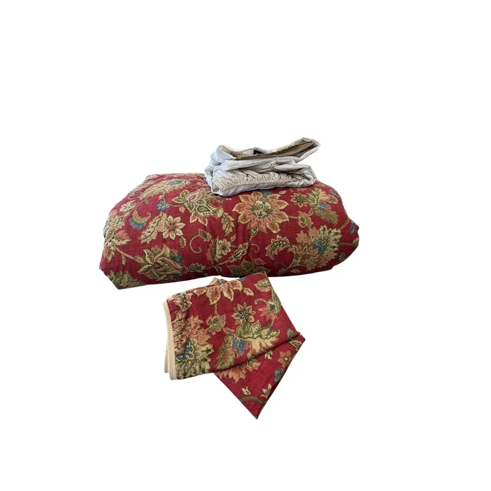 CHAPS Comforter Set with 2 Pillow Shams & Bedskirt Traditional Botanical Queen